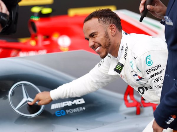 Lewis Hamilton renueva dos años más su contrato con la escudería Mercedes