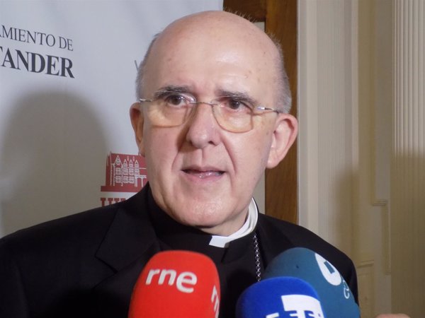 El cardenal Osoro reitera que la decisión sobre los restos de Franco corresponde a Gobierno y familia, no a la Iglesia