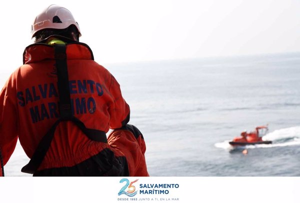 (Resumen) Rescatados este viernes un total de 450 migrantes de 20 pateras en las costas andaluzas