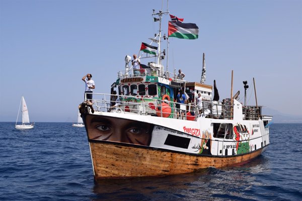 La flotilla Rumbo a Gaza se aproxima al enclave palestino con 3 activistas españoles ante el temor de arresto inminente