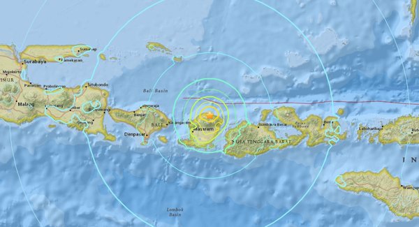 Alerta inicial de tsunami por un terremoto de magnitud 7,0 en la línea de la costa de Indonesia