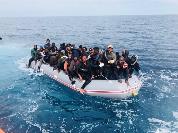 Se sitúan en 138 los inmigrantes rescatados en nueve pateras en aguas del Estrecho