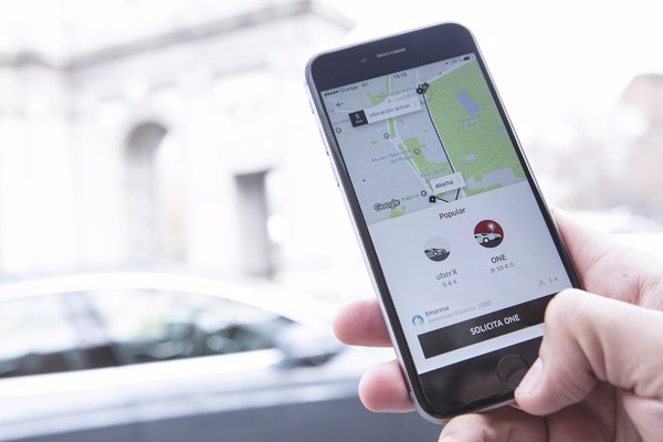 Uber permite desde este lunes el pago en efectivo a sus usuarios en Madrid