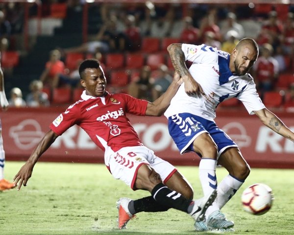 Nàstic y Tenerife empatan (1-1) en el cierre de la primera jornada de LaLiga 1/2/3