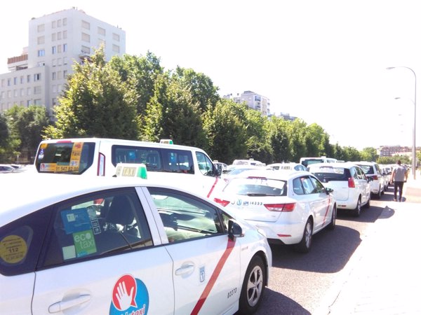 El taxi advierte de movilizaciones un mes después del paro si no se concretan las medidas anunciadas
