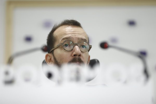 Podemos avisa a Montón de que deberá dimitir si no despeja 