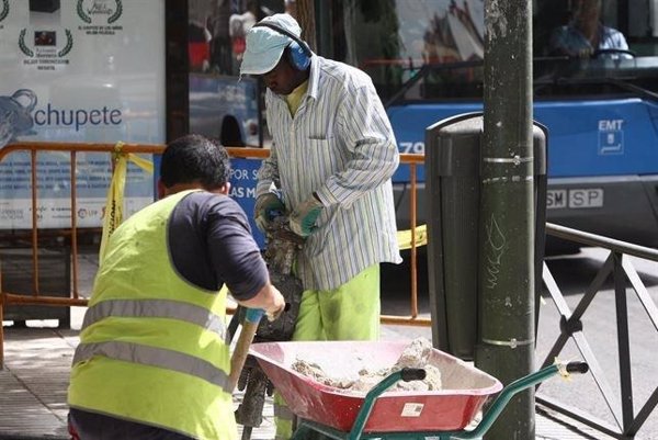 (AMP) La Seguridad Social perdió 33.222 cotizantes extranjeros en agosto