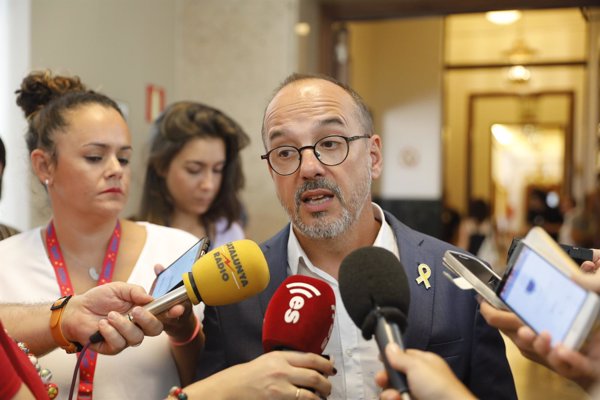 PDeCAT tacha de 'fake news' el adoctrinamiento en Cataluña y dice que Rivera es el ejemplo de que esa práctica no existe