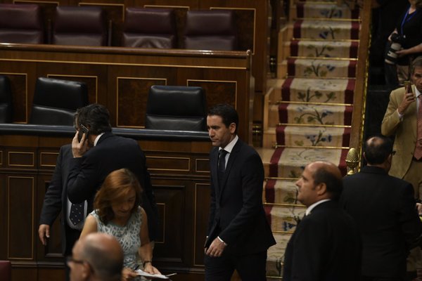 El PP activa todos sus recursos para frenar la maniobra del PSOE de cambiar el veto al techo de gasto en una ley ajena