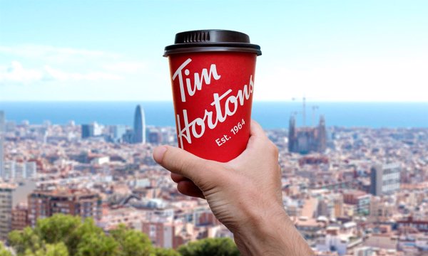 La cadena canadiense de cafeterías Tim Hortons inicia su expansión por España con su llegada a Barcelona