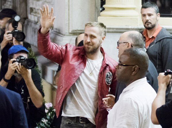 Ryan Gosling desata la locura a su paso por San Sebastián