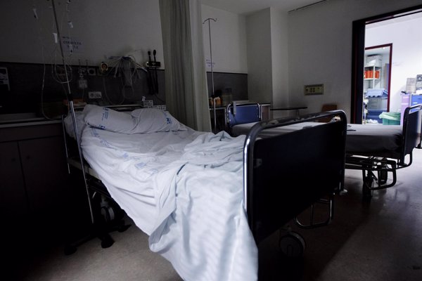 La sanidad pública tiene casi 5.000 camas menos que en 2010, según un informe de CCOO