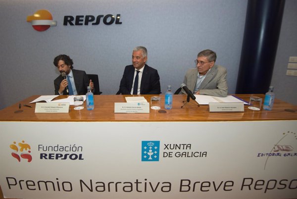El escritor Antón Lopo gana la XII edición del Premio Narrativa Breve Repsol en Lingua Galega