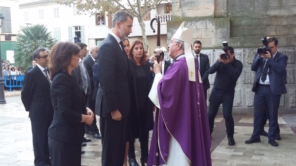 Más de 1.000 personas acuden al funeral por las víctimas de las inundaciones del Llevant de Mallorca
