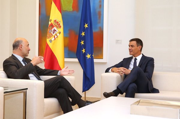 (AMP) Bruselas avisa a España del riesgo de incumplir el ajuste estructural del déficit en 2019