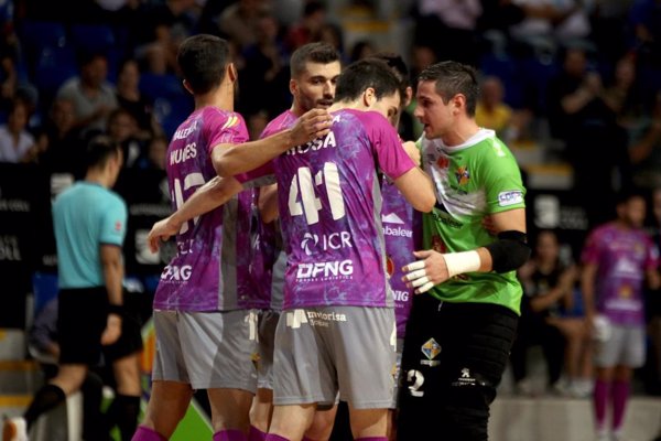 (Crónica) El Palma Futsal seguirá en lo más alto tras golear a Valdepeñas