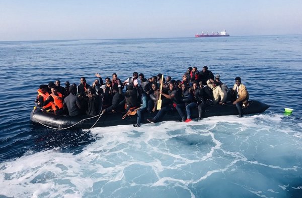 Ascienden a 536 los rescatados en el Estrecho y en el Mar de Alborán de 13 pateras este lunes