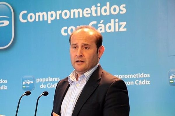 El PP pide al alcalde de Cádiz que desautorice a Pablo Iglesias en su 