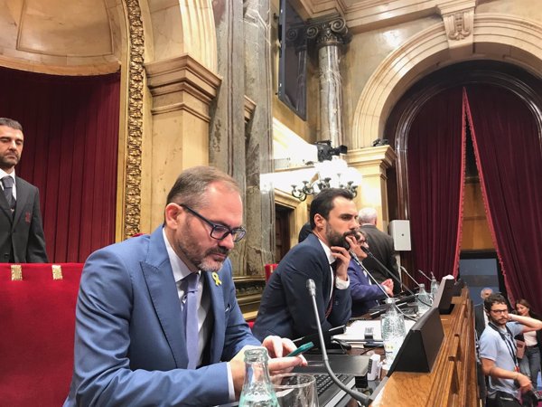 El TSJC registra sendas querellas de Vox contra la Mesa del Parlament y la alcaldesa de Girona