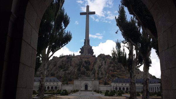 Benedictinos del Valle de los Caídos podrán recurrir al TS el rechazo del Gobierno a parar la exhumación de Franco