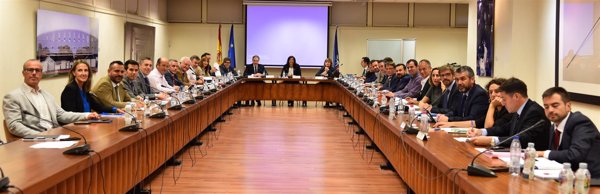 María José Rienda preside la constitución de la Comisión Sectorial del Deporte