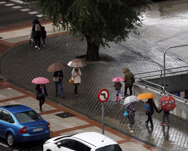 Protección Civil alerta por lluvias y tormentas que dejarán hasta 100 l/m2 en 12 horas en la vertiente mediterránea