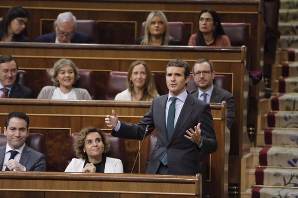 El PP propone mañana un salario mínimo de 773 euros en 2019 en vez de los 900 pactados por PSOE y Podemos