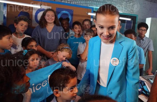 Millie Bobby, Liam Neeson y Orlando Bloom participan en el nuevo video de UNICEF por el Día Mundial de los Niños