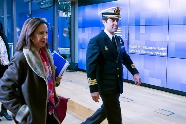 España pide continuar la operación 'Sophia' en el Mediterráneo y acusa a Italia de ponerla 