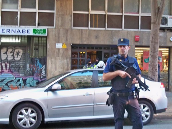 Una operación contra mujeres yihadistas permite a la Policía colaborar en la detención en Francia de cinco terroristas