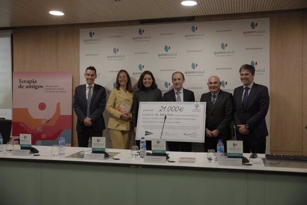 Quirónsalud entrega una beca de 21.000 euros a un proyecto para predecir las recaídas de cáncer de mama