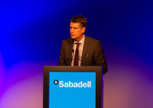 Guardiola (Sabadell) critica que el supervisor pida a la banca ser rentable en un modelo que no ayuda