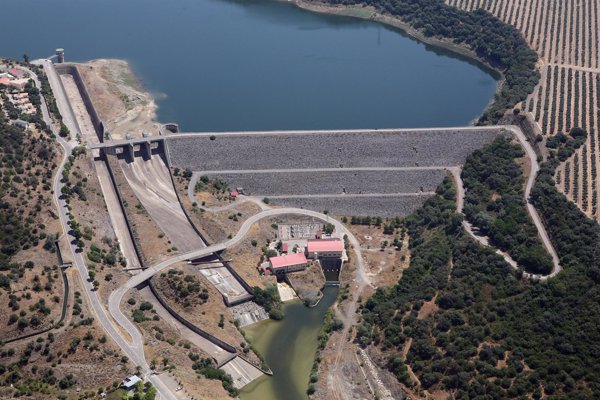 PP, PSOE y Podemos coinciden en que las nuevas concesiones hidroeléctricas reviertan beneficios en municipios