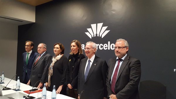 Colau pide a Torra y Sánchez diálogo el 21D y no militarizar Barcelona