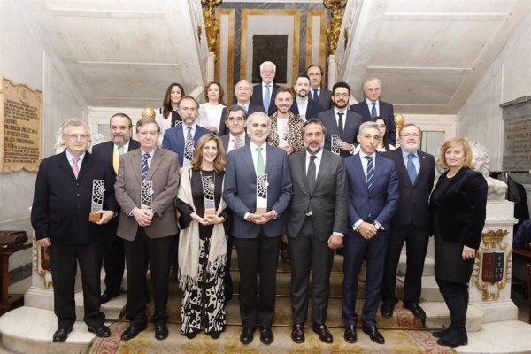 La Cámara de Comercio entrega sus premios empresariales al sector sanitario madrileño
