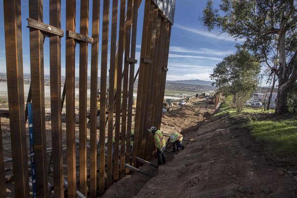 Trump acusa a México de quedarse de brazos cruzados ante la llegada de una nueva caravana de inmigrantes