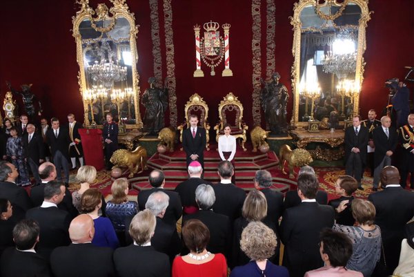 El cierre del Gobierno de EEUU impide a su embajador en España asistir a la recepción en el Palacio Real