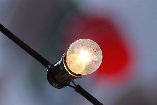 El precio de la electricidad en enero es un 25% más caro que hace un año, según la OCU