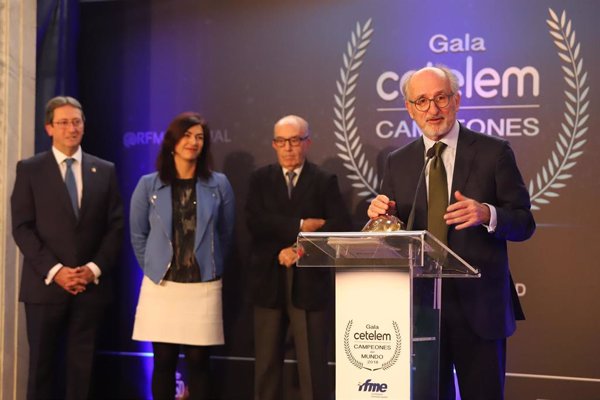 Toni Bou, Ana Carrasco y Repsol, premiados por sus éxitos en la Gala Cetelem de la RFME