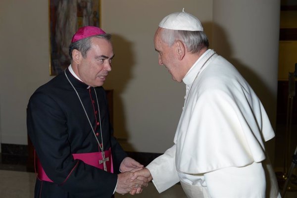 El obispo de Málaga acompañará al Papa Francisco en su viaje a Marruecos