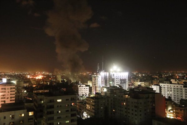 Calma tensa tras una noche de bombardeos aéreos de Israel y lanzamiento de cohetes desde Gaza