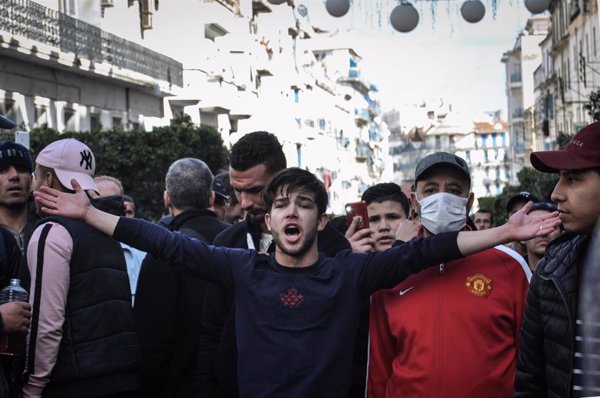 Muere un joven herido la semana pasada en el marco de las protestas en Argelia