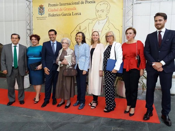 Ida Vitale llega a España para recoger el Premio Cervantes