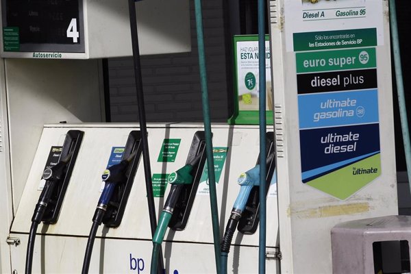 El precio de la gasolina da un ligero respiro y registra su primera caída en lo que va de 2019