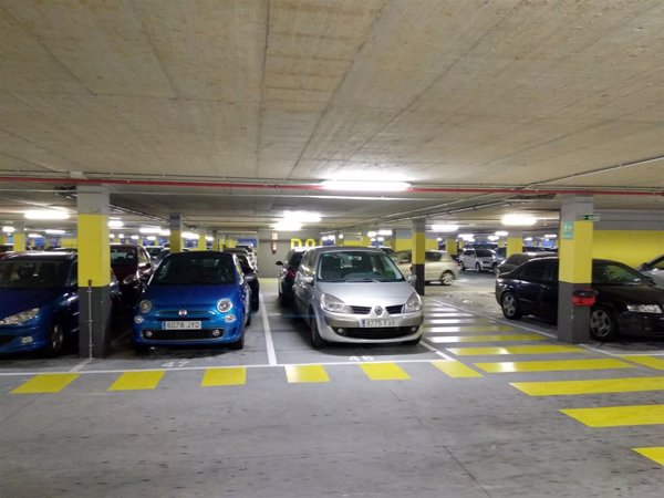 OCU denuncia que en más del 40% de los aparcamientos no están visibles las tarifas antes de entrar