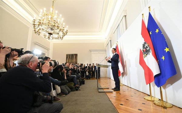 El canciller y el presidente de Austria se reúnen este domingo para discutir las elecciones anticipadas