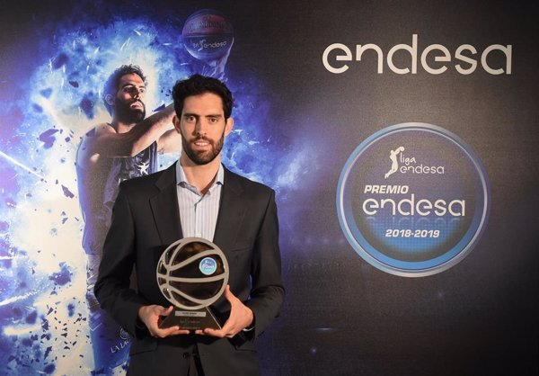 Javier Beirán recibe el Premio Endesa al combinar gran rendimiento y comportamiento ejemplar