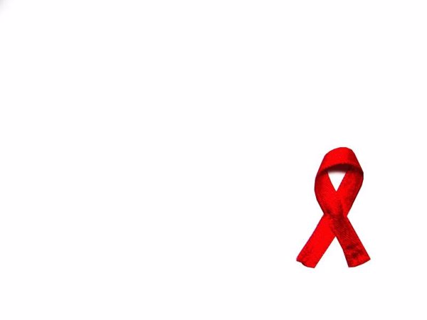 Más del 86% de las personas con VIH en España conocen su estado serológico