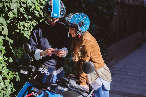 Cabify integra en su App el servicio de patinetes y motos de Movo