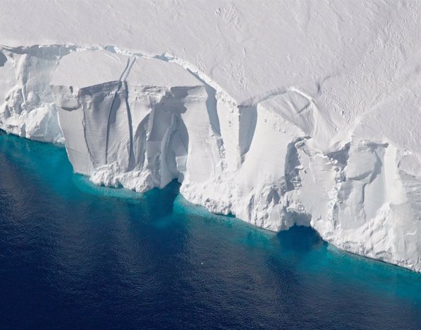 El calentamiento de las aguas del oeste del trópico en el Pacífico podrían afectar al hielo del oeste de la Antártida